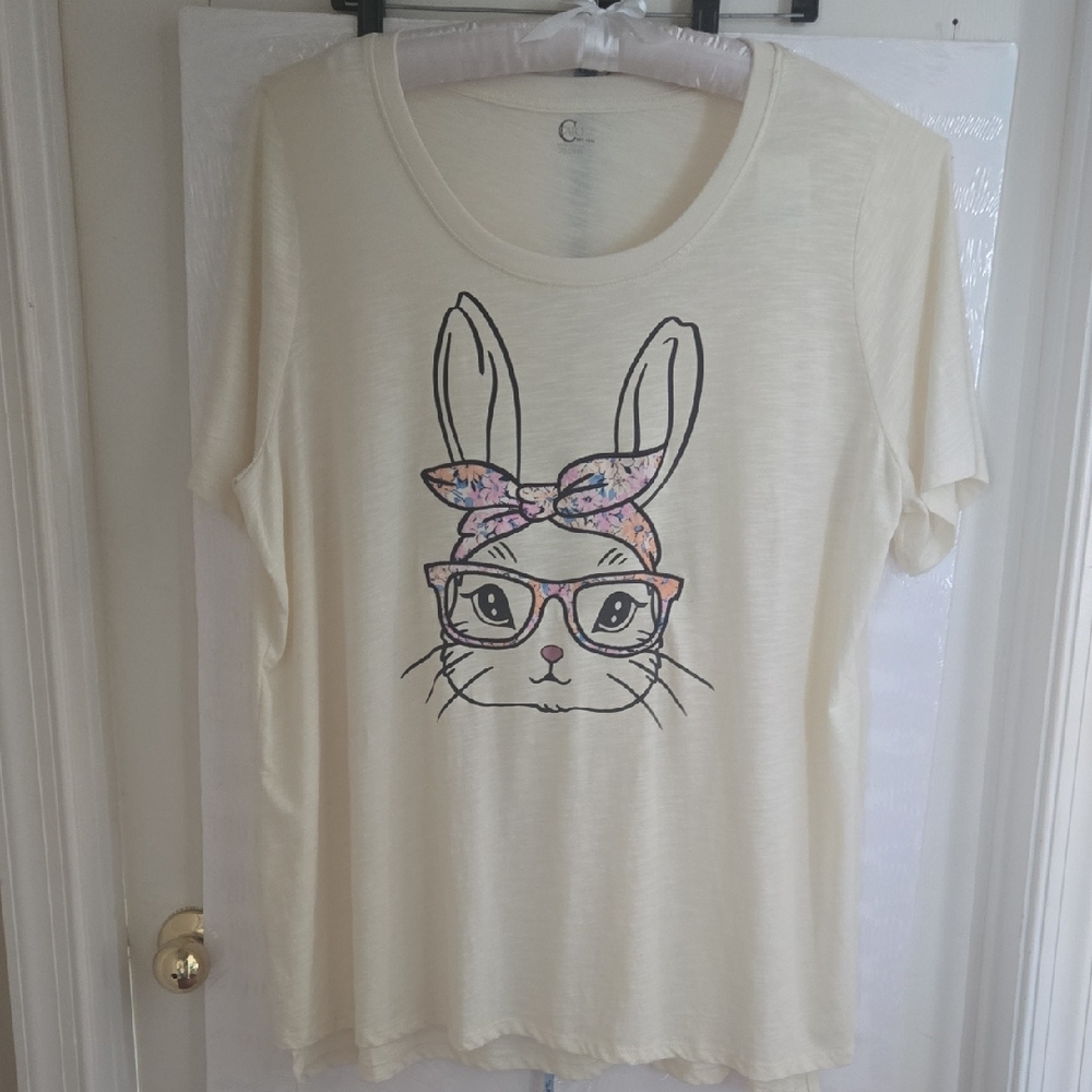 Cream Bunny Graphic T-Shirt
